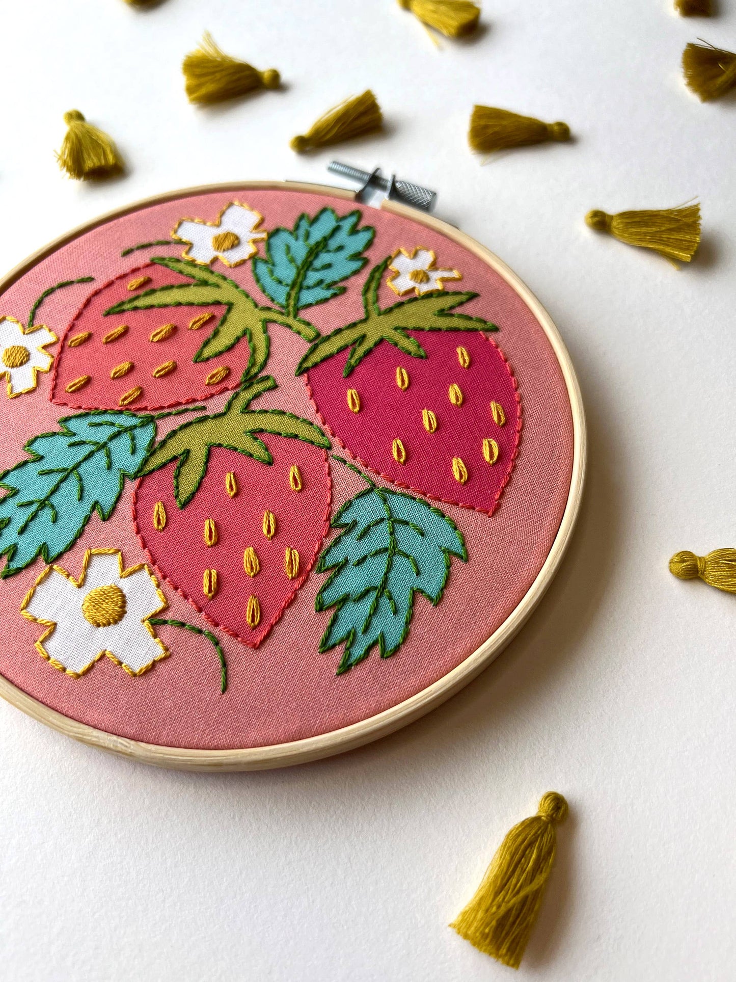 Rikrack - Strawberries Embroidery Kit
