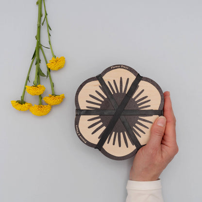 Studio Wald - Flower Shaped Press - Silhouette