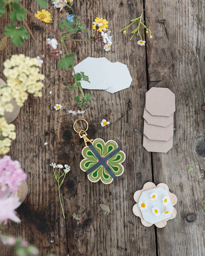 Studio Wald - Keyring Flower Press - Greens & Yellows