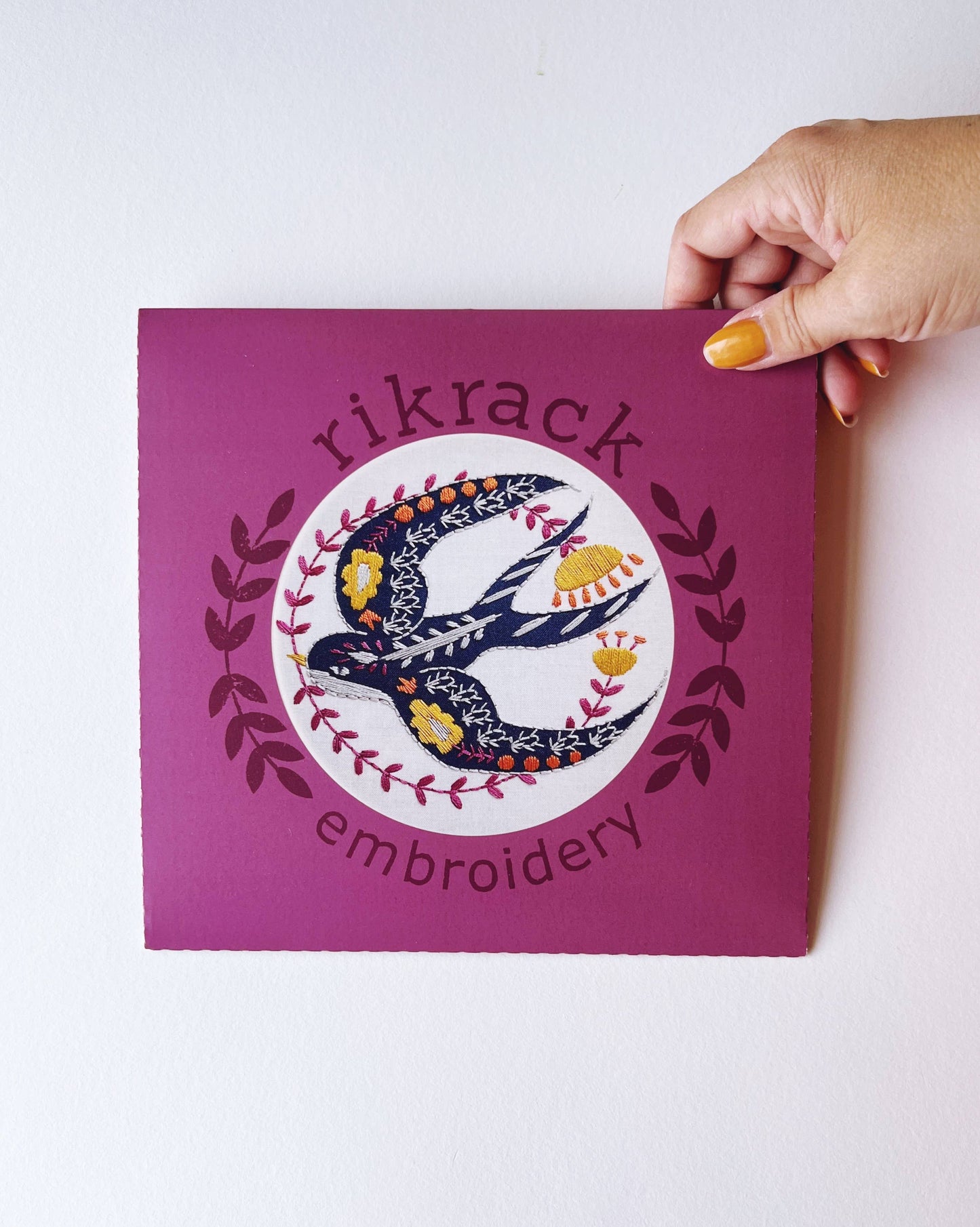 Rikrack - Swallow Embroidery Kit
