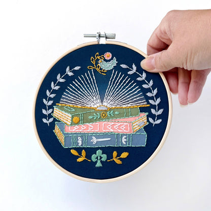Rikrack - Reader Embroidery Kit