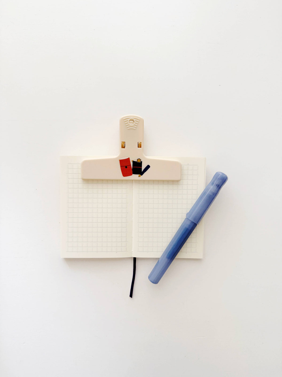 The Paper + Craft Pantry - Travel Journal Clip