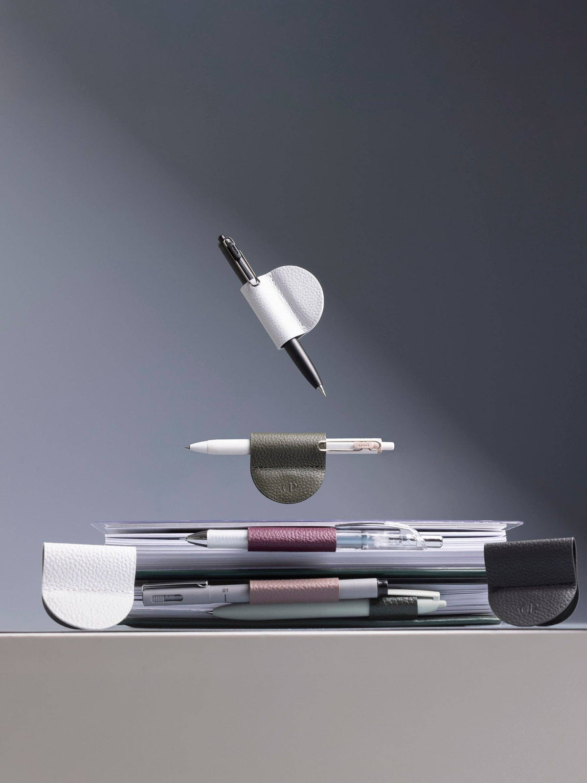 Cloth & Paper - Magnetic Bookmark Pen Holder - Leather