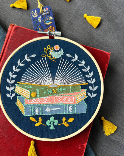 Rikrack - Reader Embroidery Kit