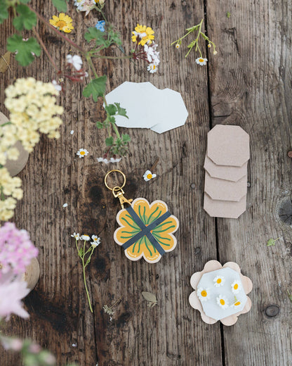 Studio Wald - Keyring Flower Press - Greens & Yellows